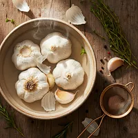 Garlic with warm water